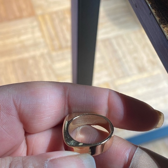 Elegant Red and Gold Band Ring - Picture 5 of 6